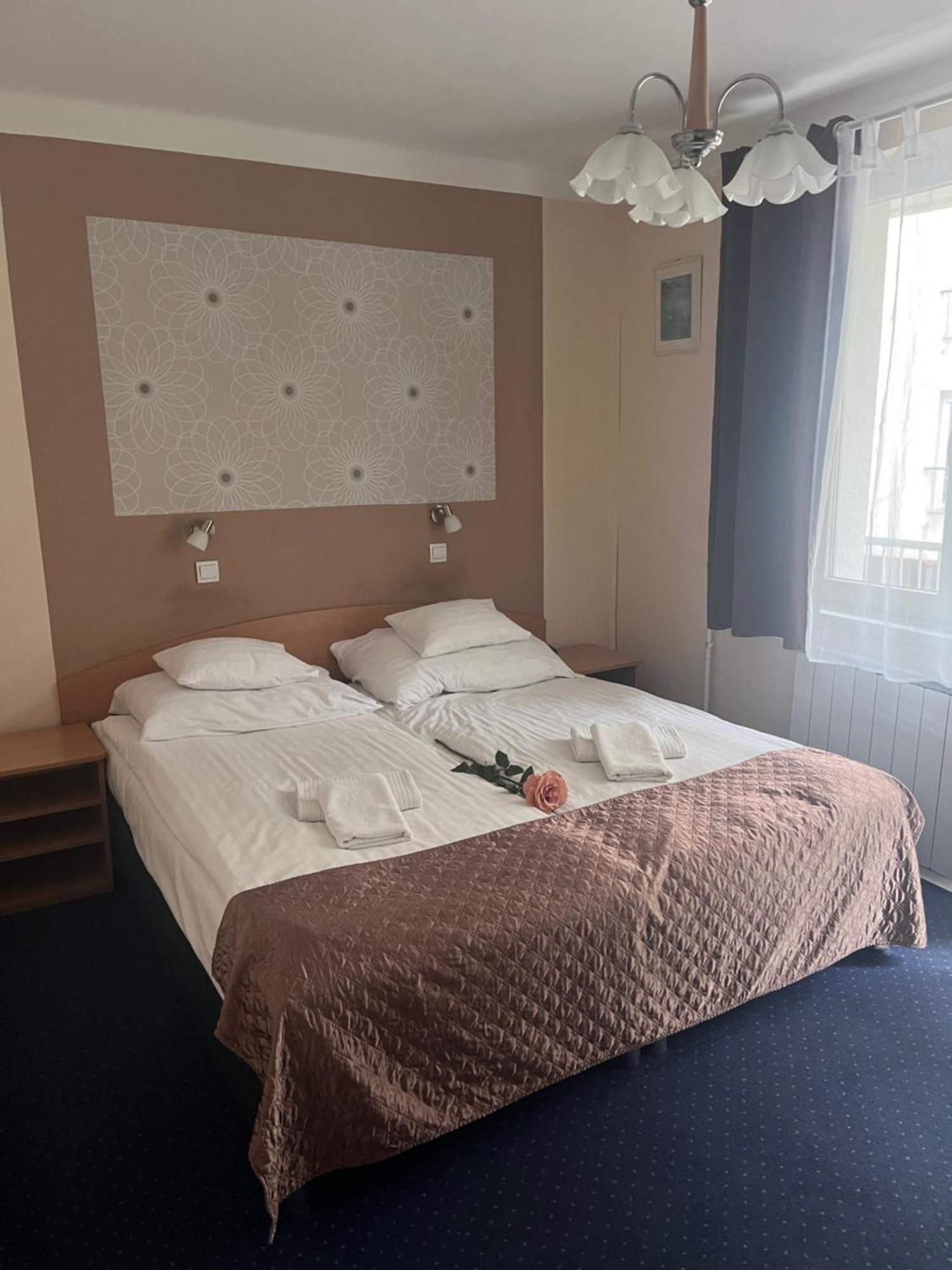 Hotel Rose City Budapest Ngoại thất bức ảnh