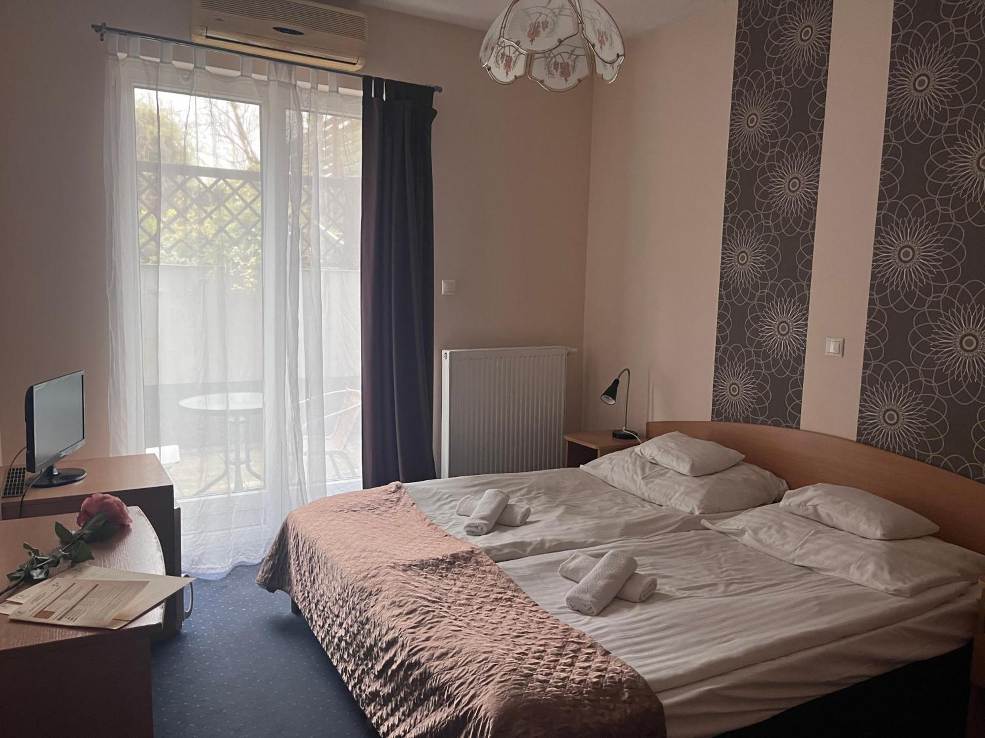 Hotel Rose City Budapest Ngoại thất bức ảnh